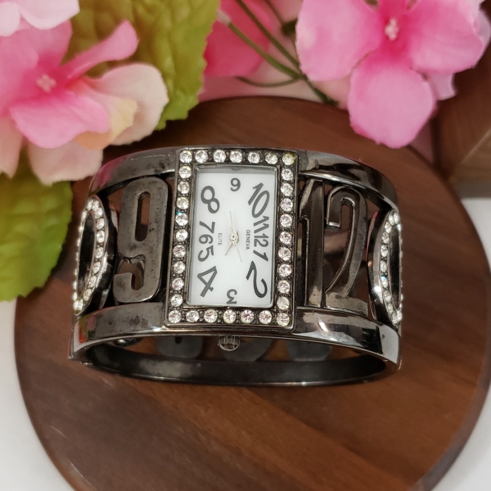 SALE!🦋Gunmetal Cuff Watch